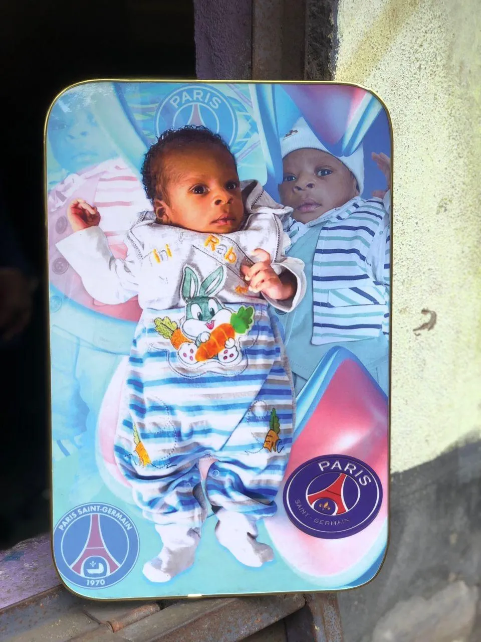 Photo de jumeaux imprimée sur bois